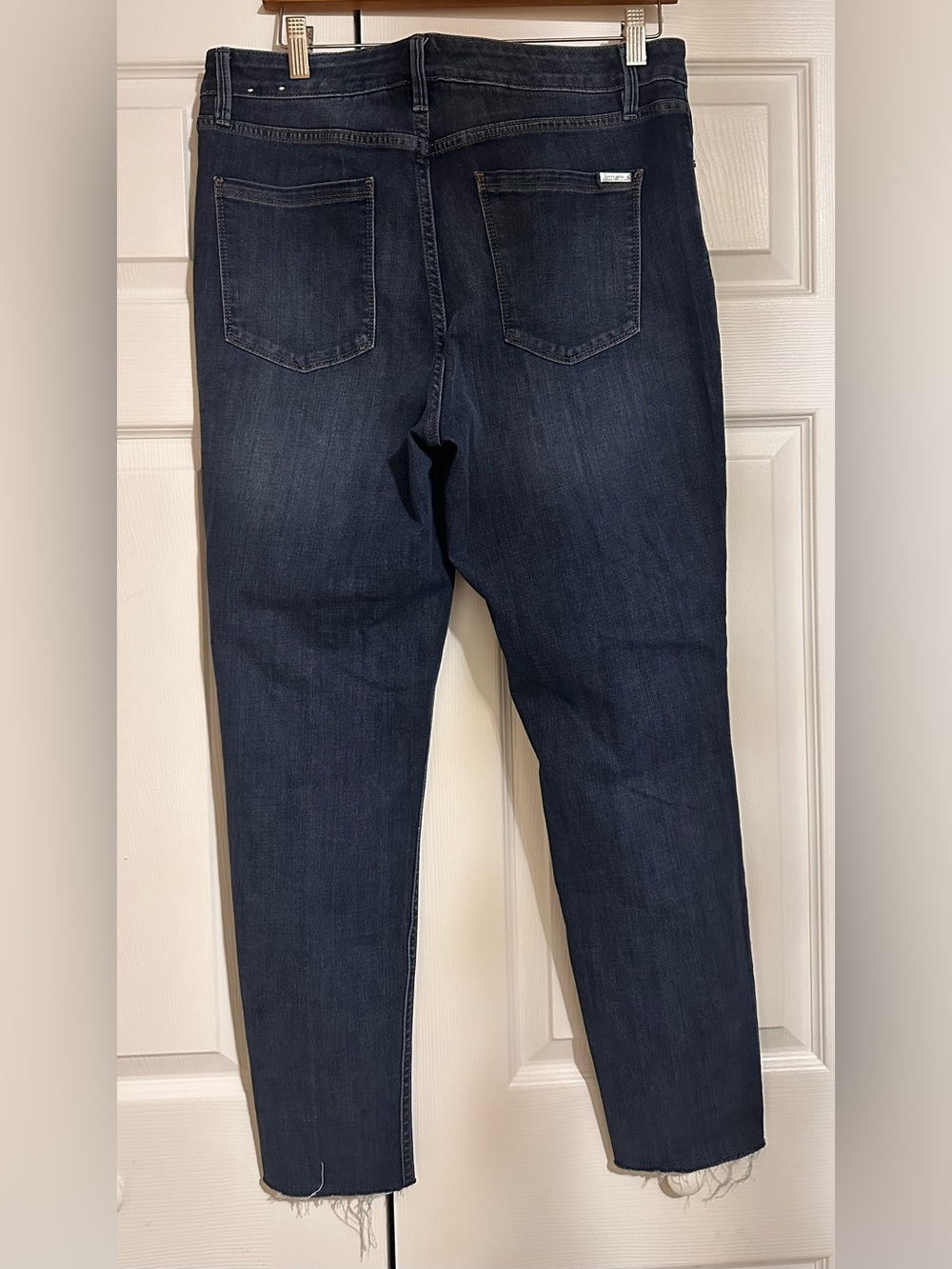 White House Black Market Dark Wash Skinny Jeans with Slight Sparkle Detail ✨ - Picture 3 of 4